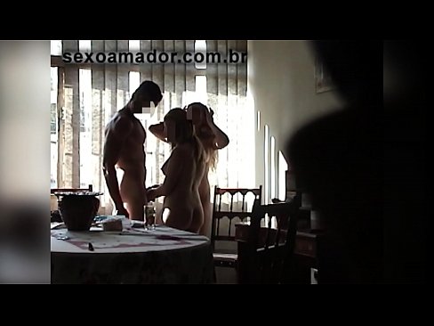 ❤️ جنسی دوست ایک دیو آدمی اور اس کے ساتھ ایک تھریسم کو مدعو کرتے ہیں۔ ❌ مقعد فحش ❤